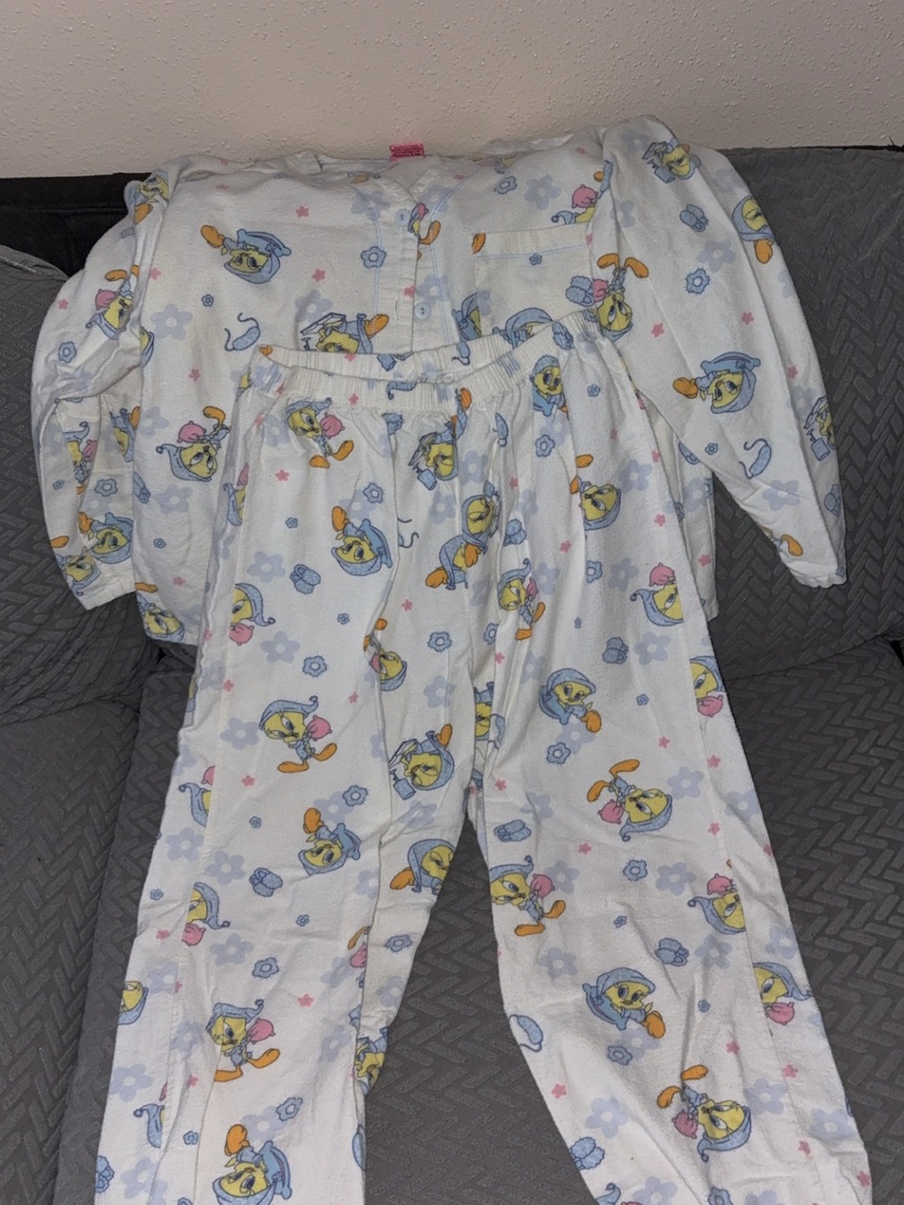 Warner Bros. White Kids Pajama Set with Yellow & Blue Character Print
